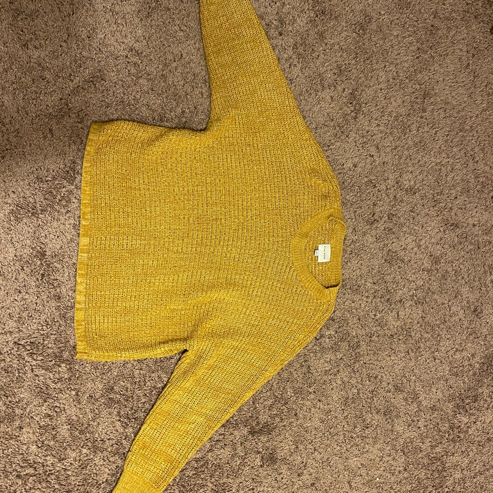 Mustered yellow sweater